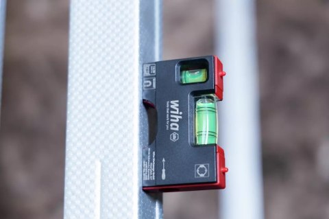 POZIOMICA KIESZONKOWA MAGNETYCZNA 80MM WIHA