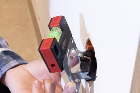 POZIOMICA KIESZONKOWA MAGNETYCZNA 80MM WIHA