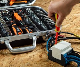 WALIZKA ELEKTRYKA 108 SZTUK NEO